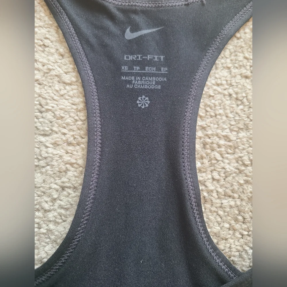 NWOT Nike dri-fit tank top - Picture 2 of 3